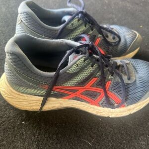 Asics Blue and Red Sneakers with Mesh Upper and Cushioning